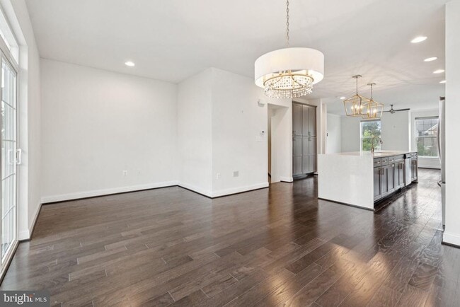 Building Photo - 46073 Hall Rd