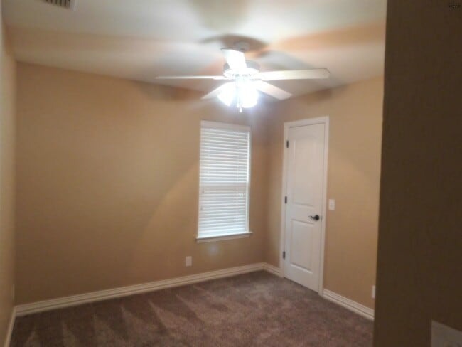 Building Photo - 118 Stonebridge St