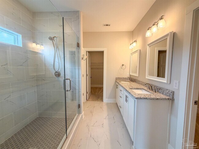 Building Photo - 5841 Winifred Ave