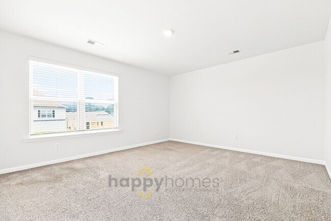Building Photo - 4 Bedroom, 2.5 Bathroom in Cane Bay of Summerville