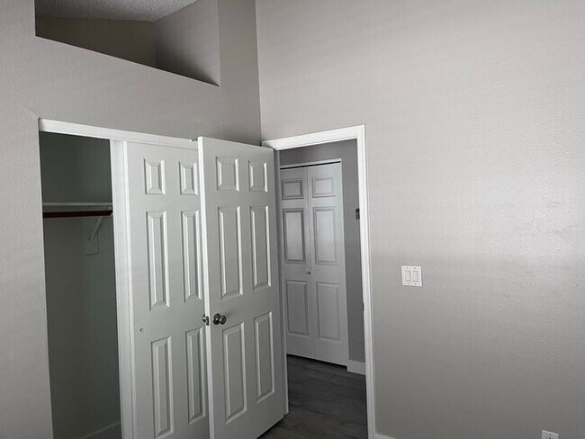 Building Photo - MOVE IN SPECIALS!! Lovely 3BD-2BA Gilbert ...