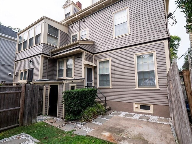 Building Photo - 1 Pell St