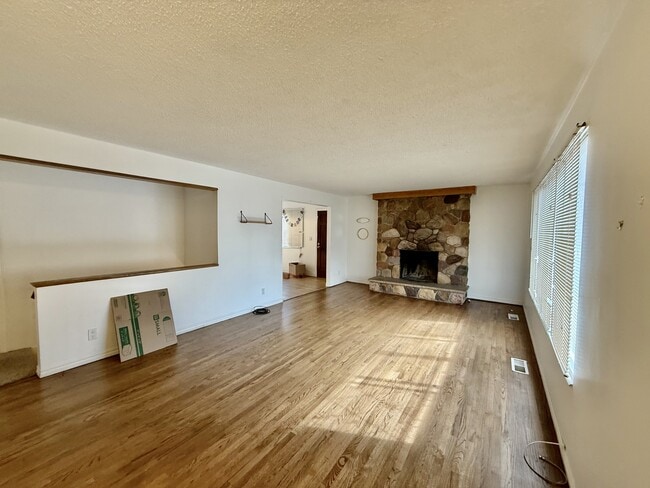 Building Photo - 1993 E 6850 S