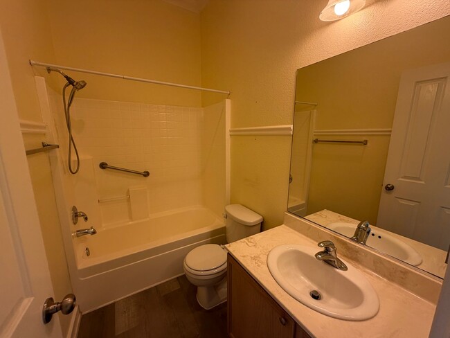 Building Photo - 1041 Turnberry Dr