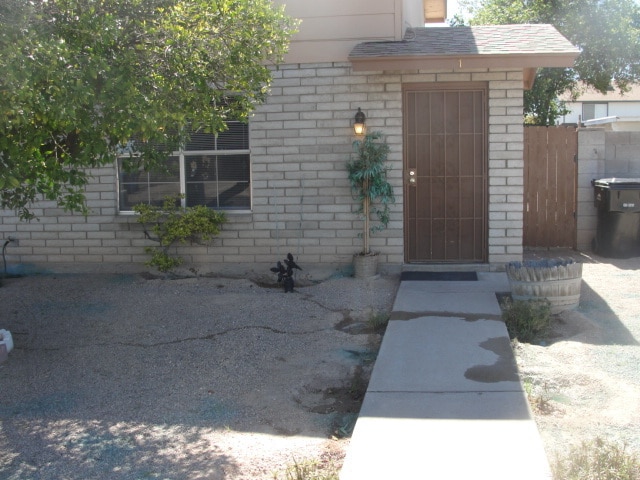 Building Photo - 121 E 14th Pl