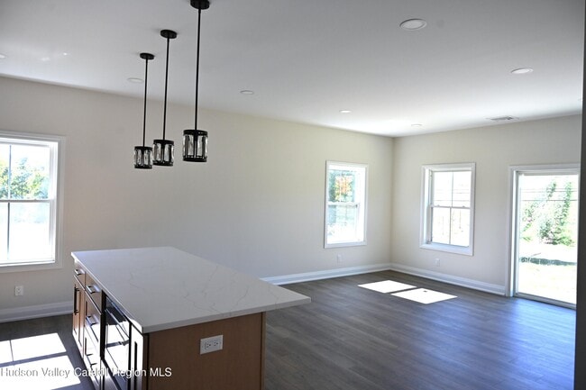 Building Photo - 502 Lattintown Rd