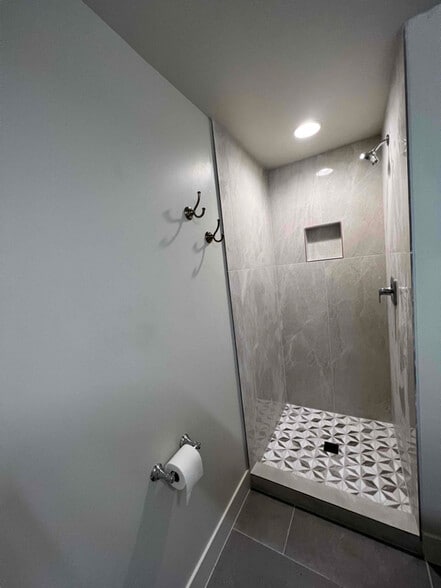 Building Photo - 320 W 900 N