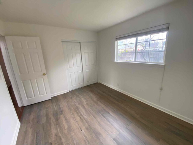 Building Photo - 100 Novato Dr