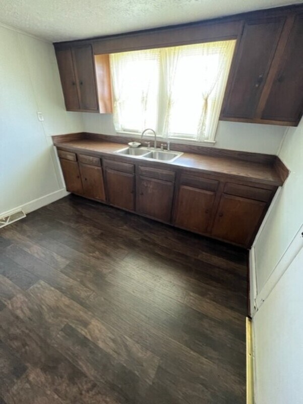 Building Photo - 1305 Princeton Ave