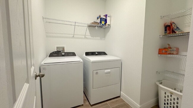 Building Photo - 213 Links Ter Blvd