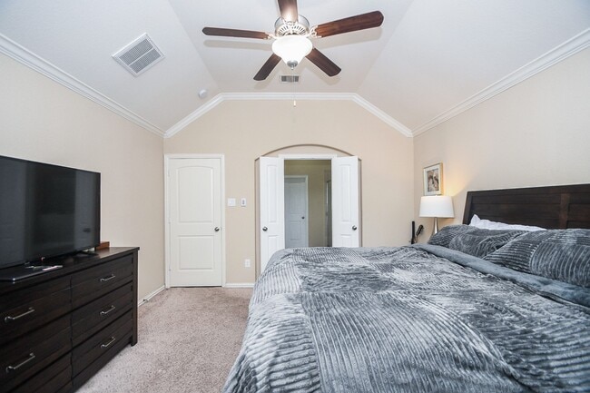 Building Photo - 20415 Kittredge Dr