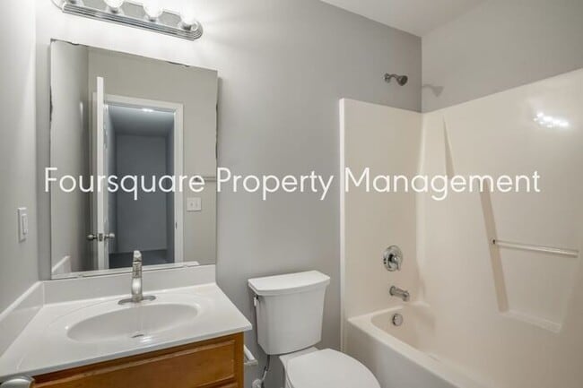 Building Photo - 4-Bed Single Family Home with Open Layout,...