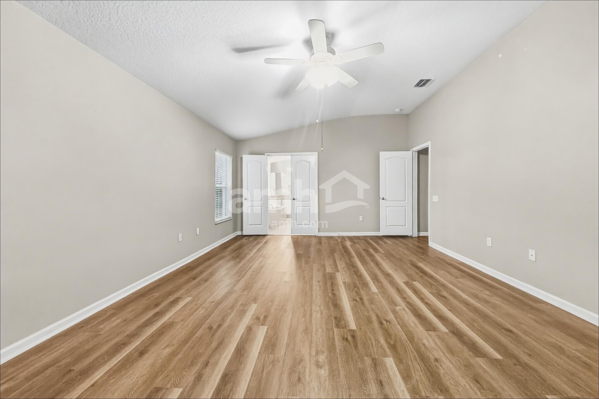 Building Photo - 7330 Crescent Palm Dr