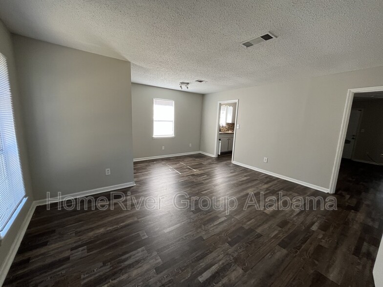 Building Photo - 613 Durward Dr