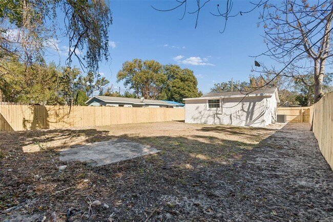 Building Photo - 9412 N Brooks St