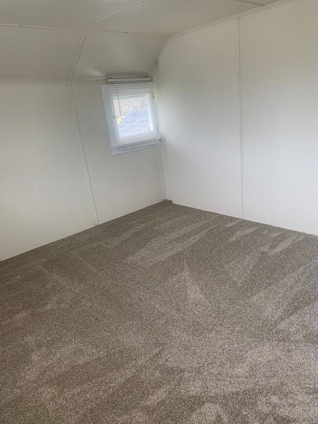 Building Photo - Good connections make all the difference