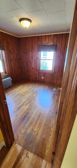 Building Photo - 9 Lapointe St