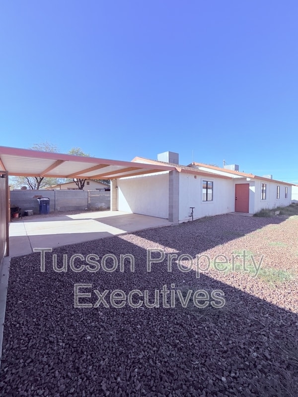 Building Photo - 1412 E 25th St