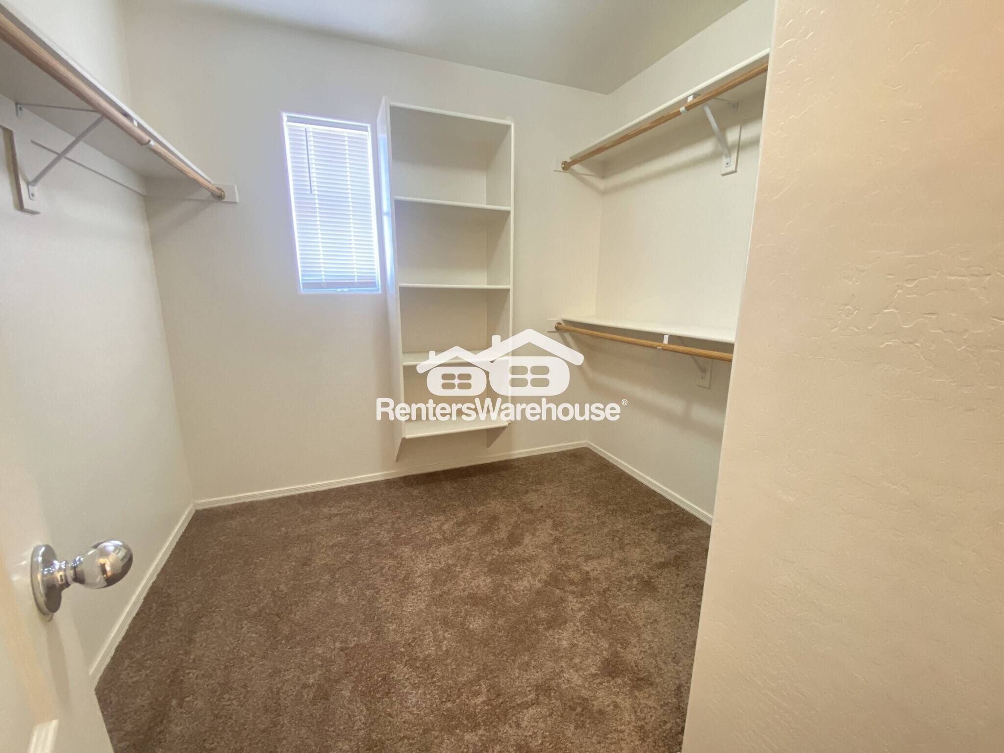 Building Photo - 2036 W Quick Draw Way
