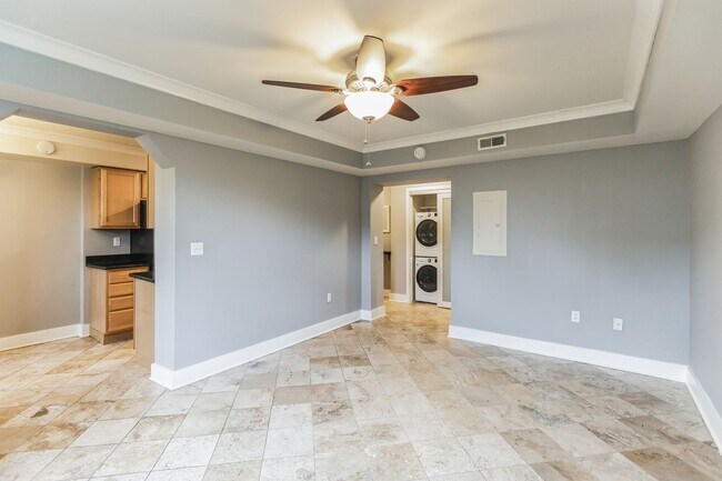 Building Photo - Cozy & bright 1 Bd/1Bth condo in Brookland House Condominium!