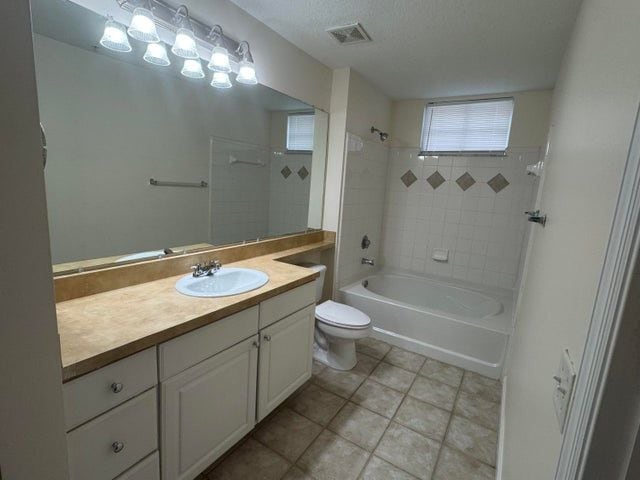 Building Photo - 9833 Baywinds Blvd