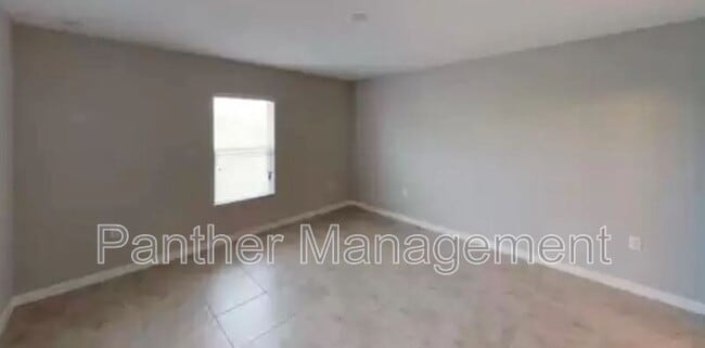 Building Photo - 510 SW 3rd Ct