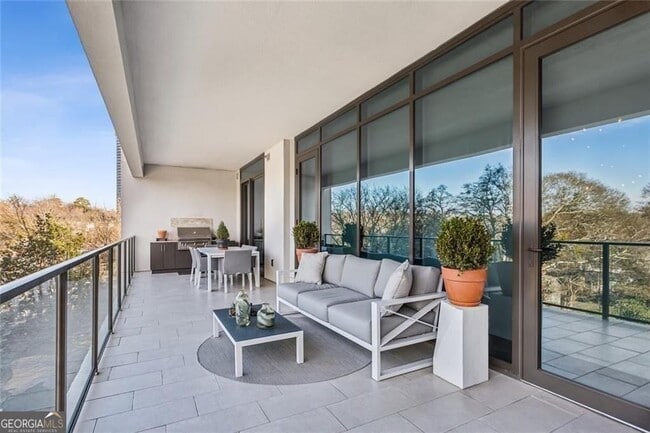 Building Photo - 2520 Peachtree Rd