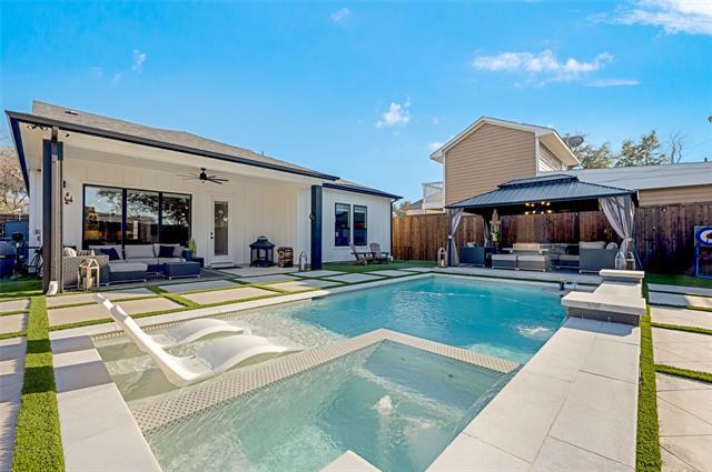 Building Photo - 3111 Hedgerow Dr