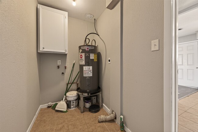 Building Photo - 3102 Hays St