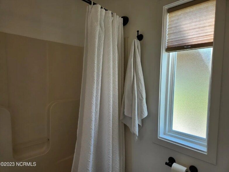 Building Photo - 105 Huntmaster Ct