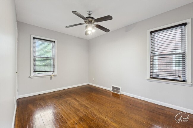 Building Photo - $1300 3 bedroom bungalow
