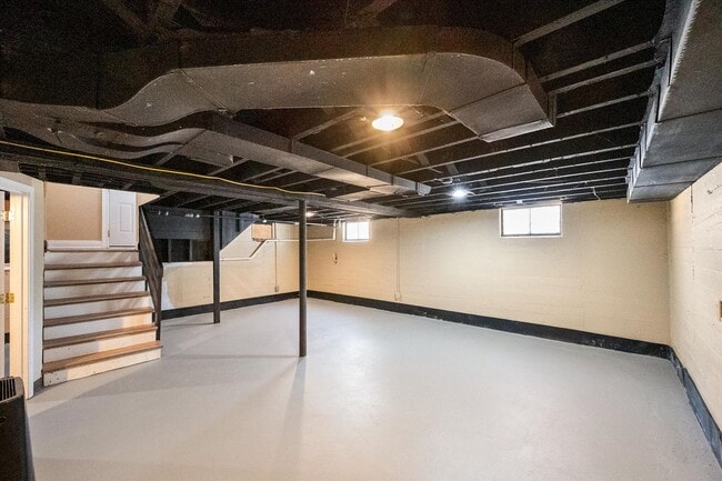 Building Photo - Charming Updated Home in the Heart of Jeffersontown