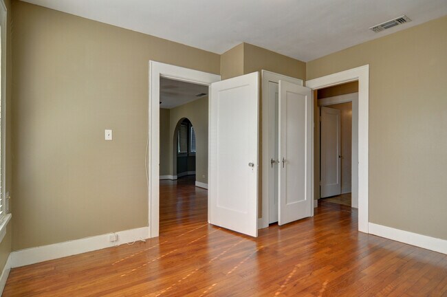 Building Photo - 4128 Pershing Ave