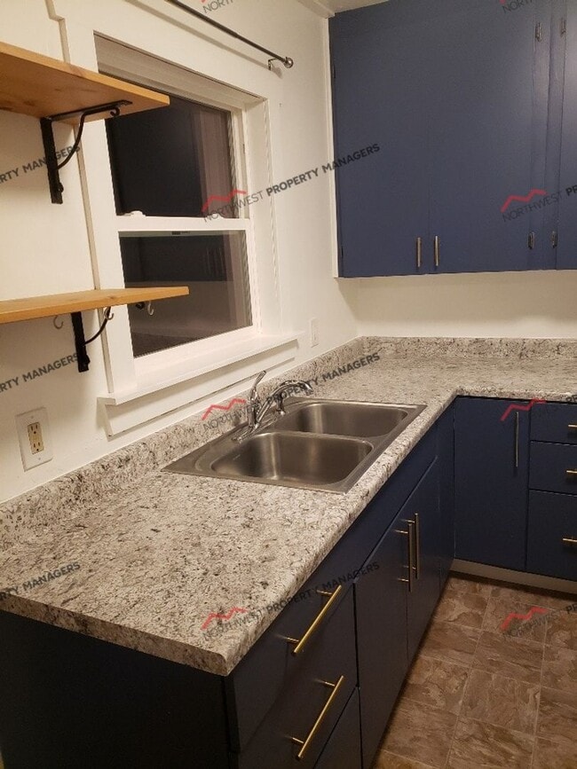 Building Photo - STATUS:AVAILABLE R258A | $1095