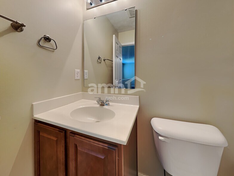 Building Photo - 355 Hennepin Dr