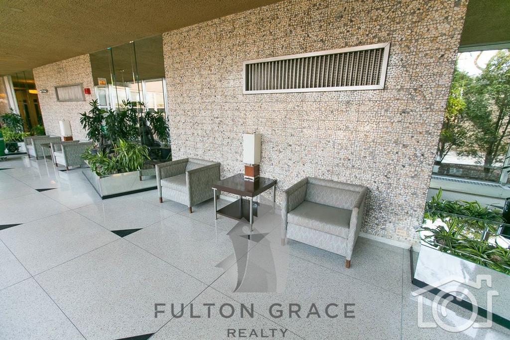 Building Photo - 3950 N Lake Shore Dr