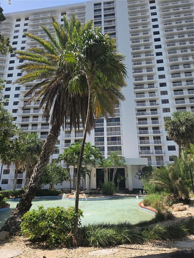 Building Photo - 210 174th St