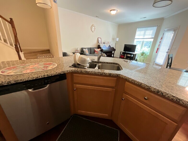 Building Photo - 747 Silver Stream Ln