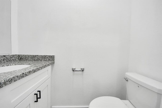 Building Photo - 2322 Wavell St