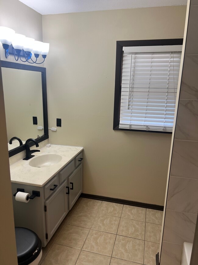 Building Photo - Longfellow