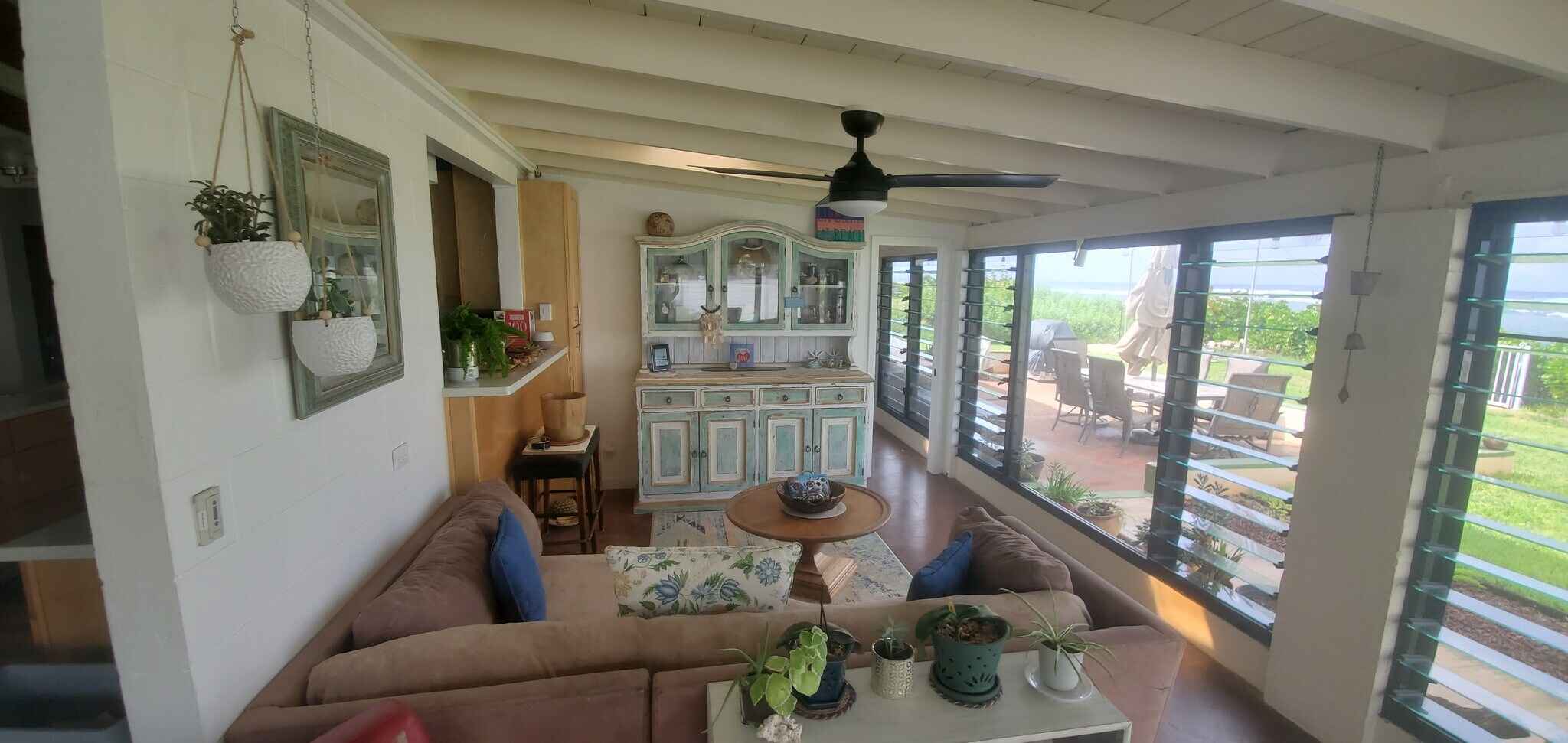 Extra Ocean Front Living Space - 68-243 Au St