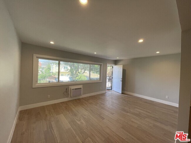 Building Photo - 9949 Pinewood Ave