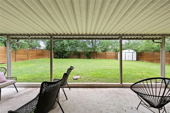 Building Photo - 8704 Clarewood Dr