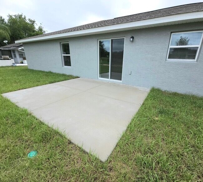 Building Photo - 16318 SW 17th Ave