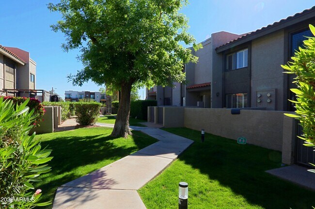Building Photo - 2615 Hayden Rd