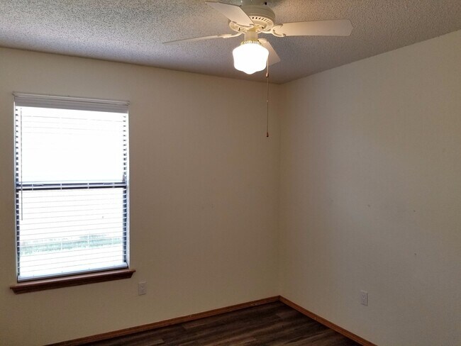 Building Photo - GREAT HOME IN NE CLOVIS NEAR MESA ELEMENTARY