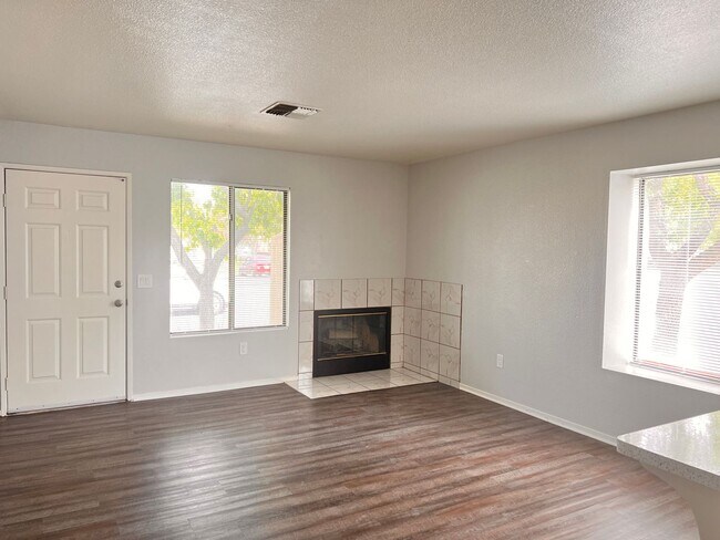 Building Photo - 8600 Lyn River Ct
