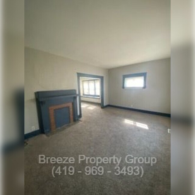 Building Photo - 295 E Broadway St