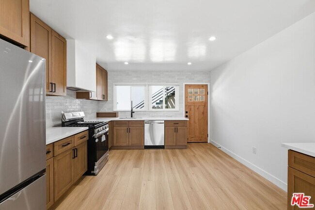 Building Photo - 11671 Chandler Blvd