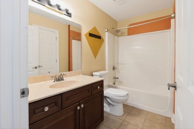 Building Photo - 1249 Northview Dr